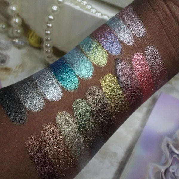 Blend Bunny Cosmetics Ellis V2 : The Garden of Stars: 18 Pan Shimmer Eye & Face Palette