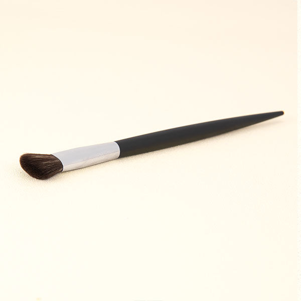 OMNIA® BOM146 Small Angle Complexion Blender Brush