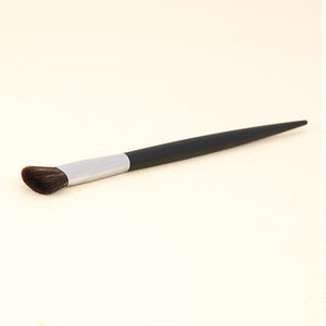 OMNIA® BOM146 Small Angle Complexion Blender Brush