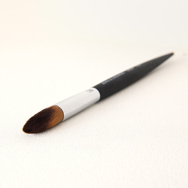 OMNIA® BOM205 Pointed Crescent Concealer Brush