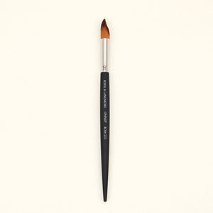 OMNIA® BOM205 Pointed Crescent Concealer Brush