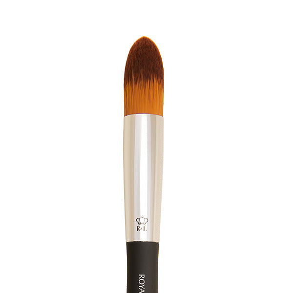 OMNIA® Pointed, tapered brush for accurately blending foundation, especially around the eyes, nose, and mouth.
