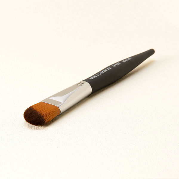 OMNIA® BOM240 Angled Foundation Brush