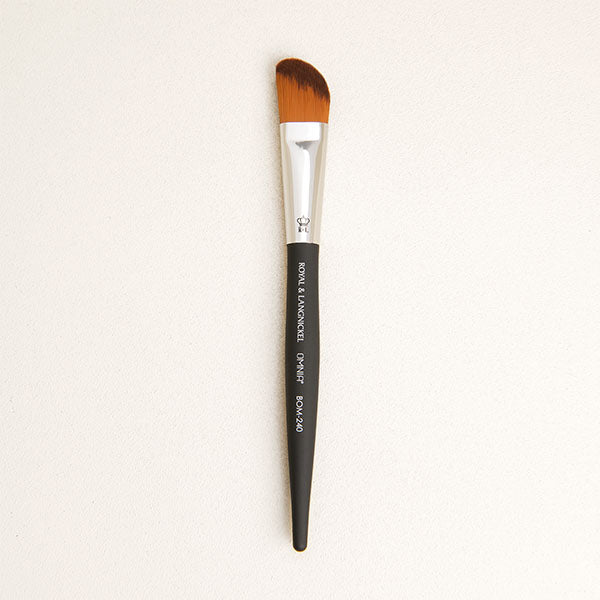OMNIA® BOM240 Angled Foundation Brush