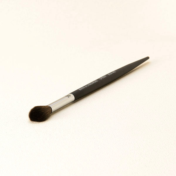 OMNIA® BOM445 Large Crease Brush